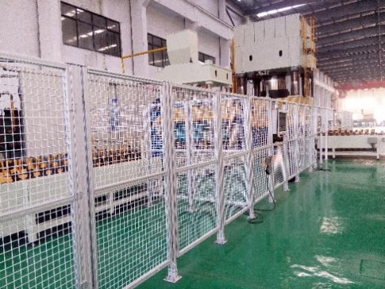 江蘇界達(dá)內(nèi)高壓管智能化生產(chǎn)線(xiàn)（機(jī)器人搬運(yùn)方向）