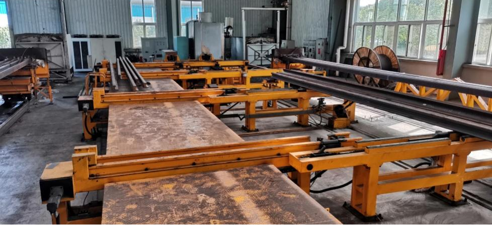 中鐵寶橋高速鐵路鋼軌道岔自動(dòng)熱處理生產(chǎn)線(xiàn)；（自動(dòng)熱處理方向）