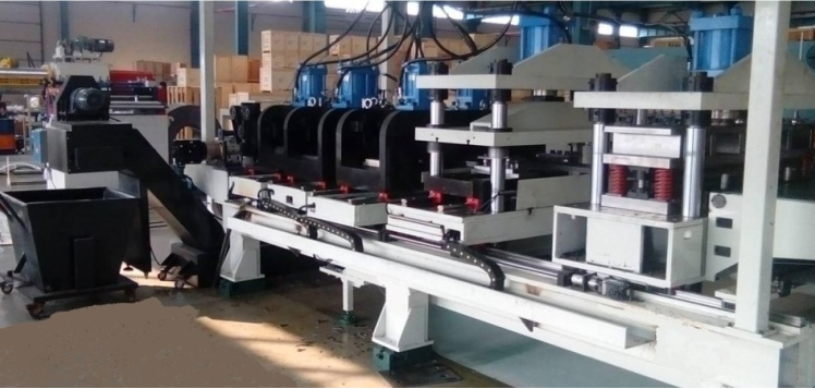 鵬科鈑金加工智能生產(chǎn)線(xiàn)（自動(dòng)鈑金加工方向）